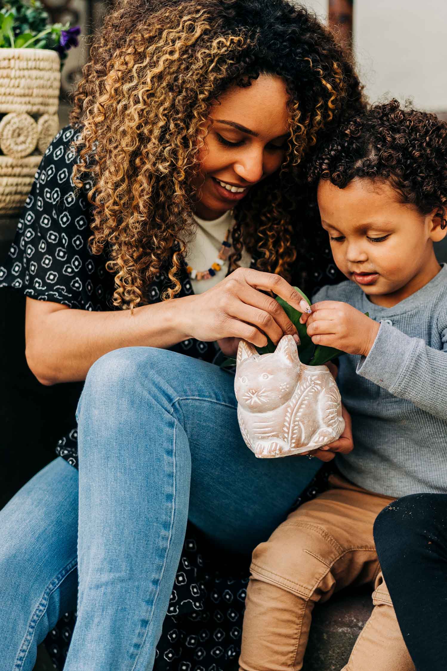 Petite Crouching Cat Planter